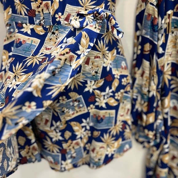 Disney Blue and Gold Geometric Print Ensemble - Picture 11 of 16